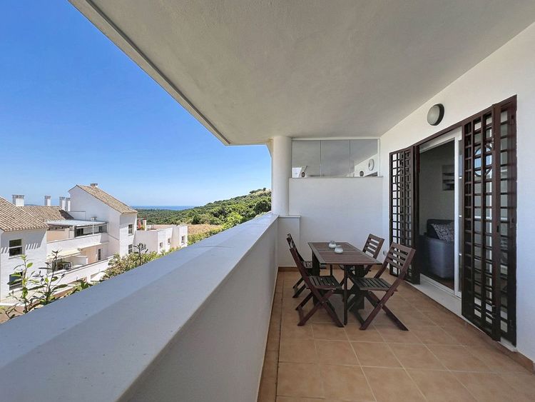 Apartment | Resale in La Alcaidesa in La Alcaidesa, Costa del Sol - Photo 4