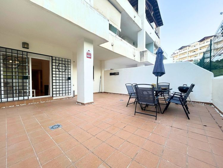 Apartment | Resale in Benalmadena in Benalmadena Others, Costa del Sol - Photo 3