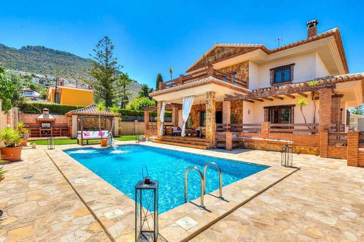House | Resale in Alhaurín de la Torre in Alhaurín de la Torre, Costa del Sol - Photo 2