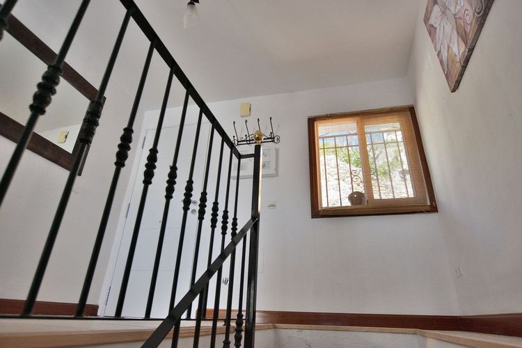 House | Resale in Ronda in Ronda, Costa del Sol - Photo 2