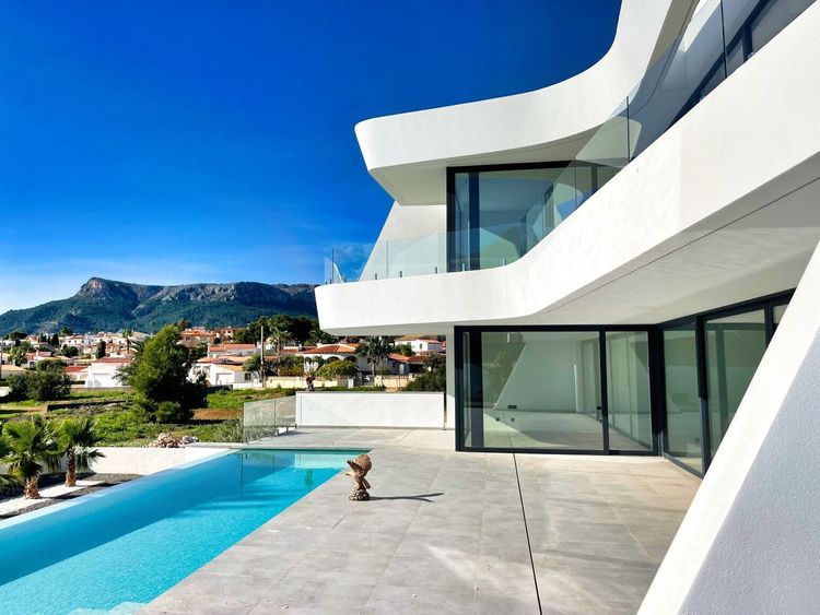House | Resale in Calpe in Calpe, Costa Blanca - Photo 5