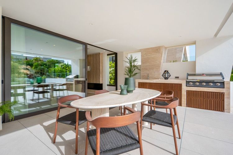 Apartment | Resale in The Golden Mile in The Golden Mile, Costa del Sol - Photo 4