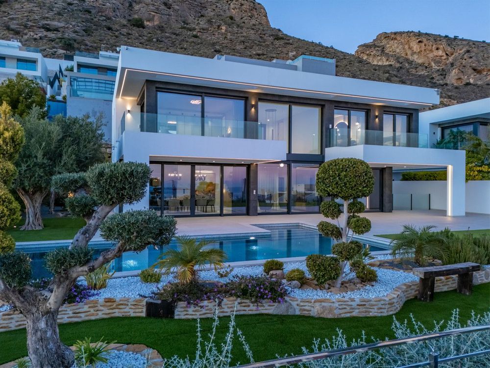 House | Resale in Finestrat in Finestrat, Costa Blanca - Main property photo