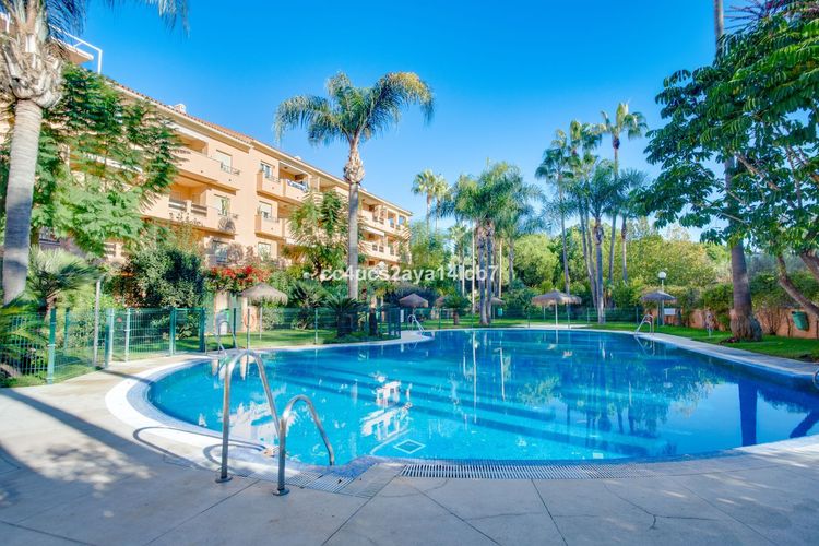 Apartment | Resale in Carib Playa in Carib Playa, Costa del Sol - Photo 2