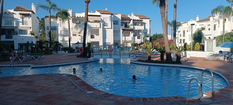 Apartment | Resale in Estepona in Estepona, Costa del Sol - Photo 2
