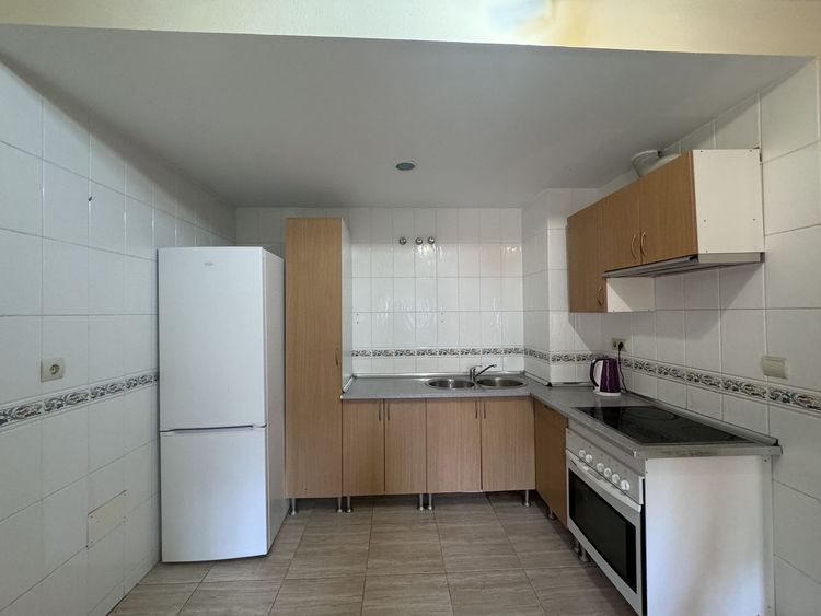 Apartment | Resale in San Luis de Sabinillas in San Luis de Sabinillas, Costa del Sol - Photo 2
