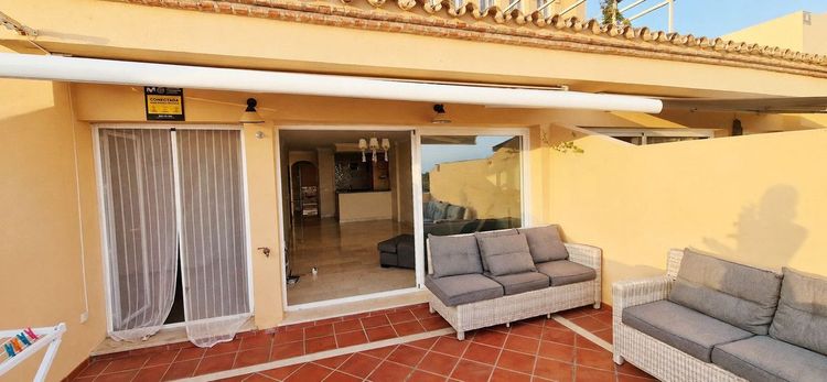 Apartment | Resale in Elviria in Elviria, Costa del Sol - Photo 2
