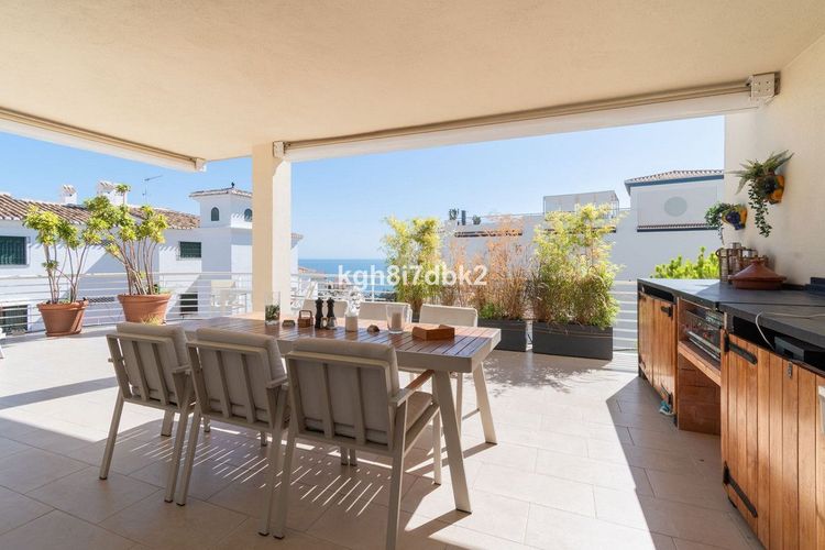 Apartment | Resale in Benalmadena in Benalmadena Others, Costa del Sol - Photo 3