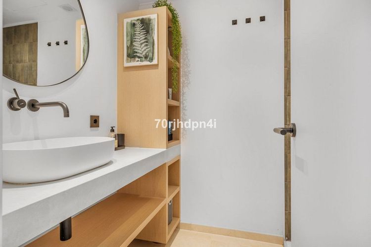 Apartment | Resale in Estepona in Estepona, Costa del Sol - Photo 3
