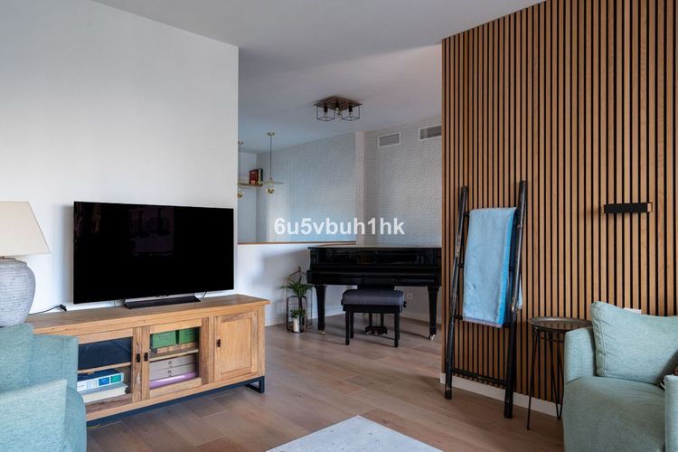 House | Resale in Vélez-Málaga in Vélez-Málaga, Costa del Sol - Photo 5