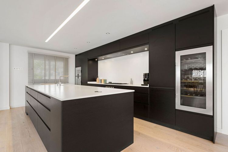 Apartment | Resale in Nueva Andalucía in Nueva Andalucía Others, Costa del Sol - Photo 5