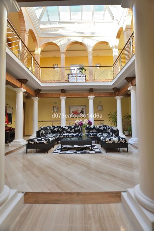 House | Resale in Ronda in Ronda, Costa del Sol - Photo 4