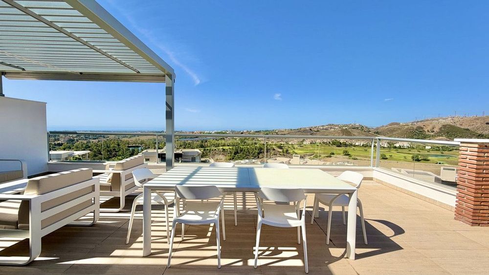 Penthouse | Resale in Los Arqueros in Los Arqueros, Costa del Sol - Main property photo