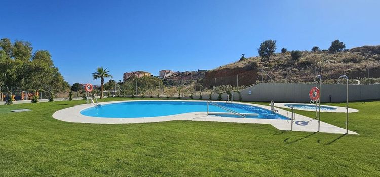 Apartment | Resale in Fuengirola in Fuengirola Others, Costa del Sol - Photo 2
