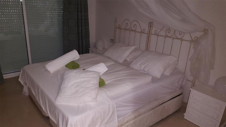 Apartment | Resale in La Duquesa in La Duquesa, Costa del Sol - Photo 5