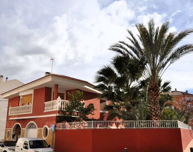 House | Resale in Sax in Costa Blanca - Photo 2