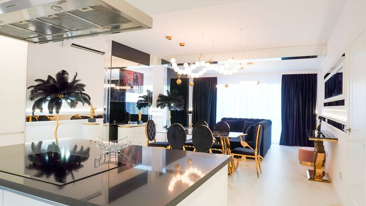 listing card gallery