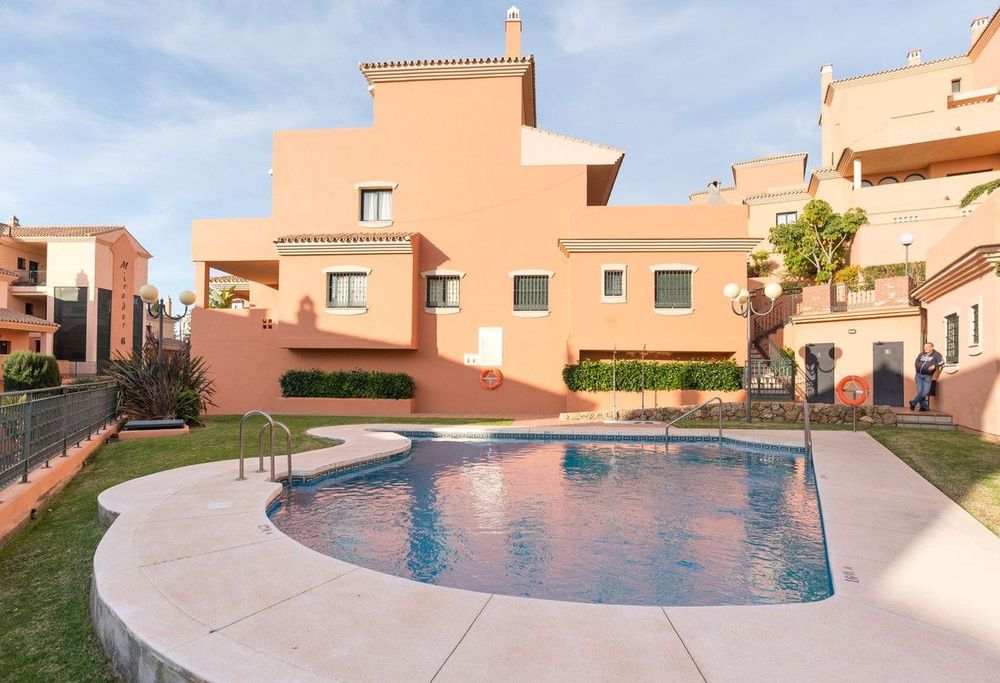 Apartment | Resale in Elviria in Elviria, Costa del Sol - Main property photo
