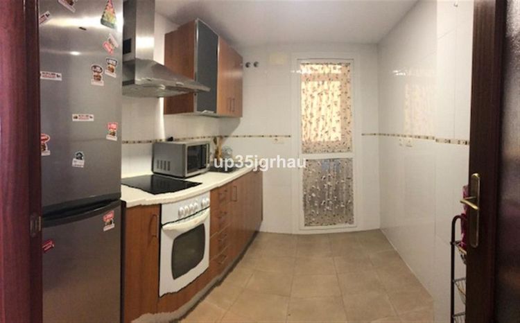 Apartment | Resale in Estepona in Estepona, Costa del Sol - Photo 4