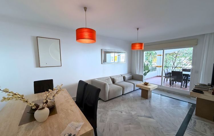 Apartment | Resale in Puerto Banús - Development photo 1