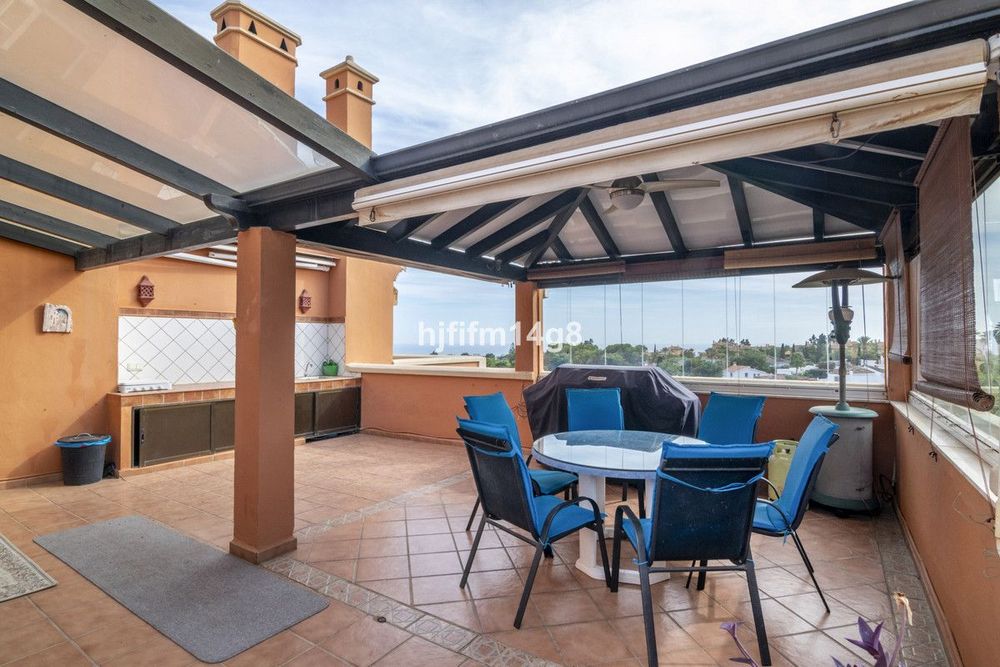 Penthouse | Resale in Nueva Andalucía in Nueva Andalucía, Costa del Sol - Main property photo