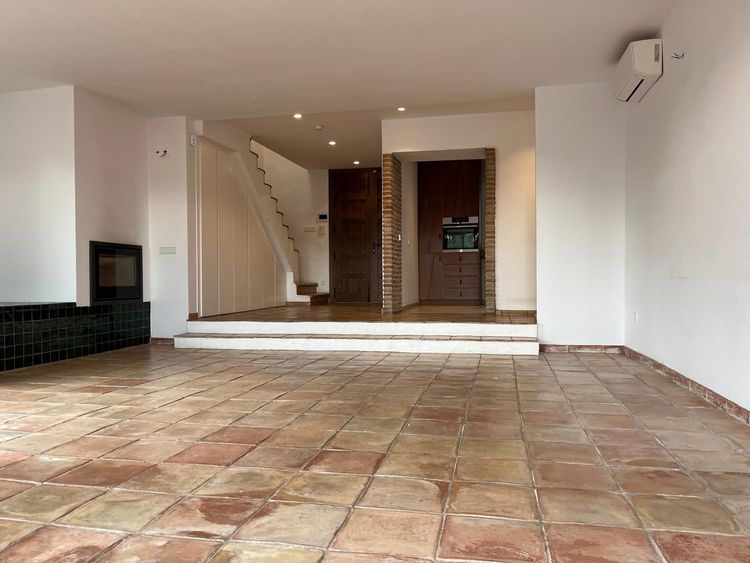 House | Resale in Marbella in Marbella Others, Costa del Sol - Photo 3