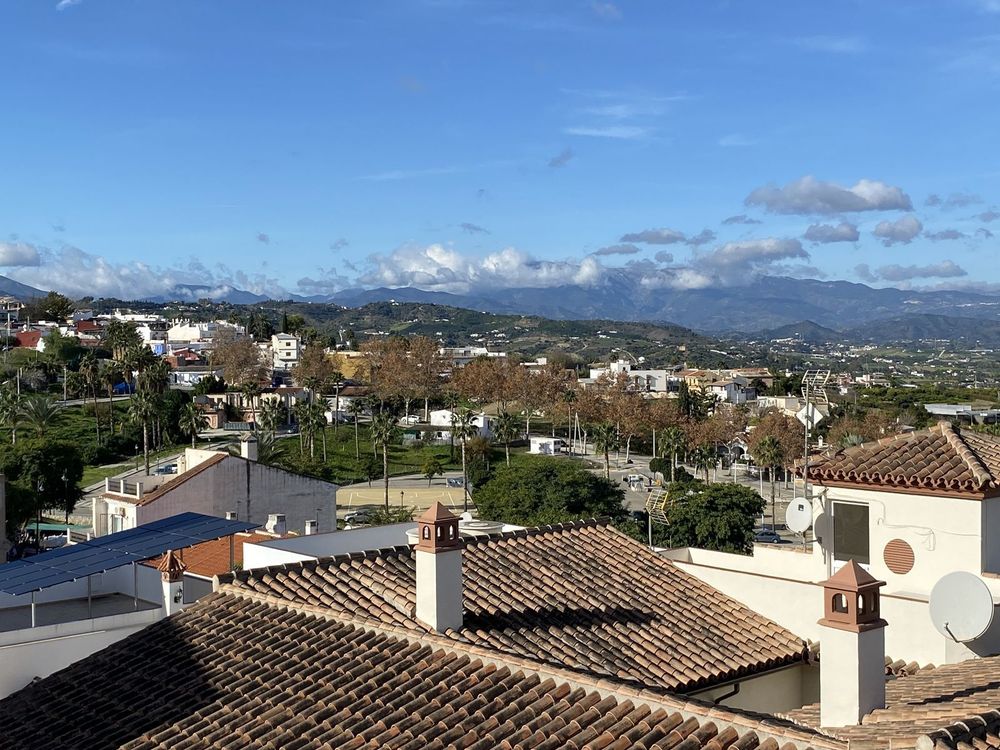 Penthouse | Resale in Alhaurín el Grande in Alhaurín el Grande, Costa del Sol - Main property photo