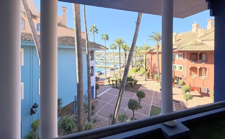 listing card gallery