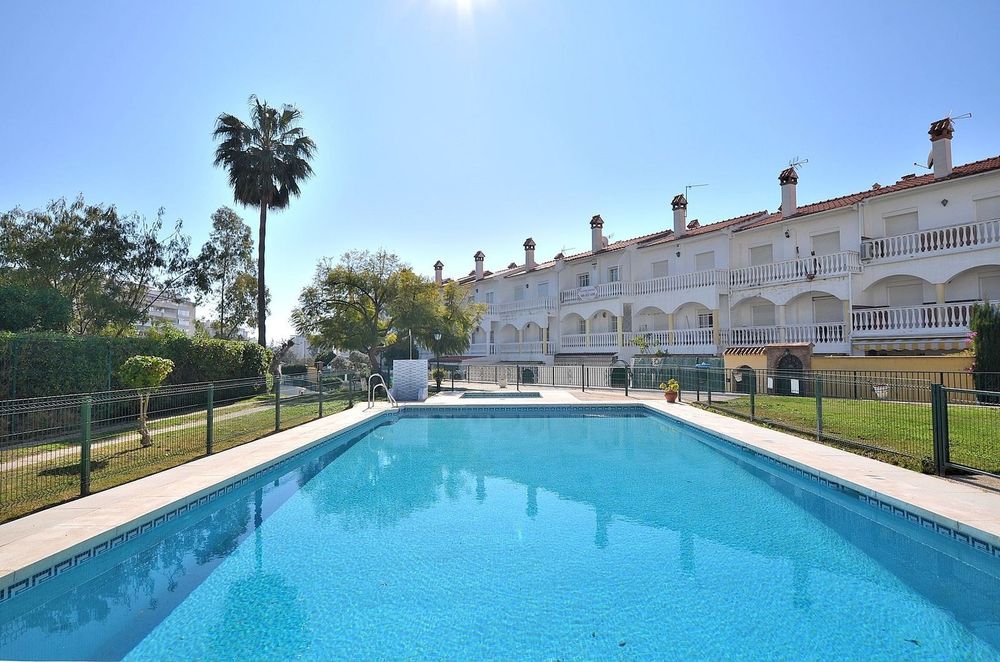 House | Resale in Arroyo de la Miel in Arroyo de la Miel, Costa del Sol - Main property photo