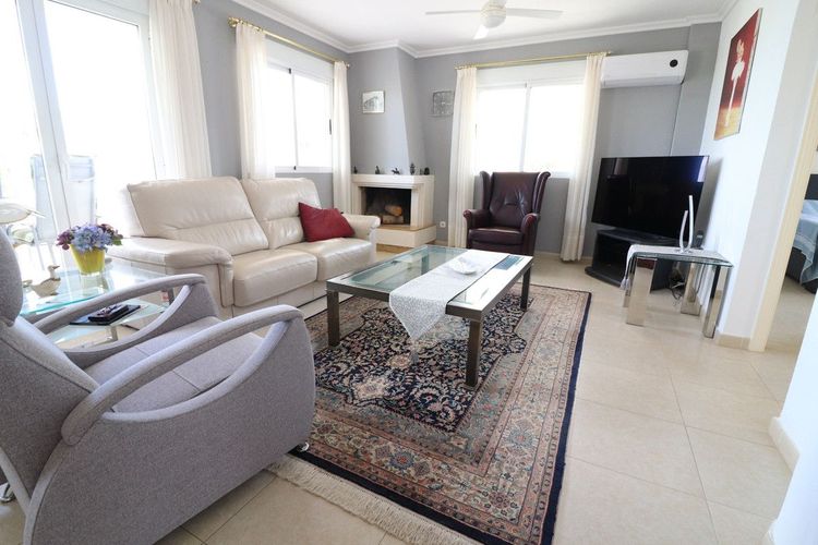 House | Resale in Algorfa in Algorfa, Costa Blanca - Photo 3