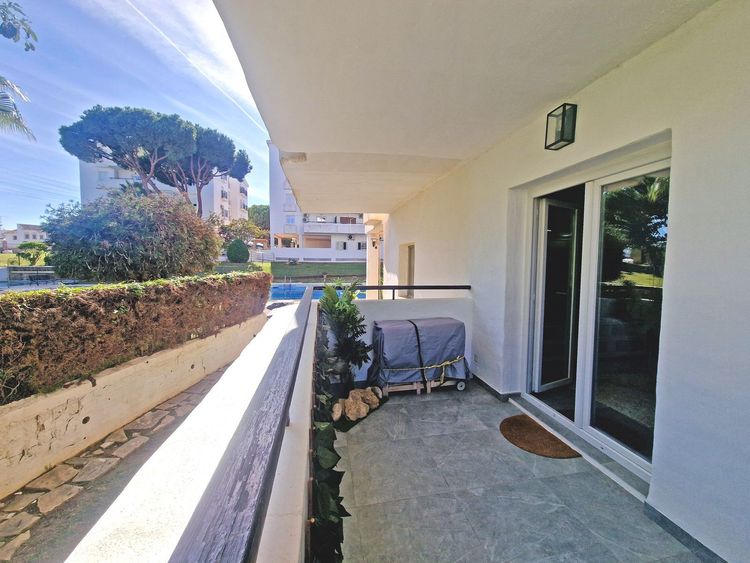 Apartment | Resale in Calahonda in Calahonda, Costa del Sol - Photo 4