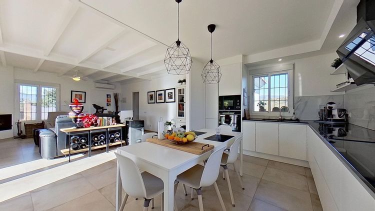 House | Resale in Coín in Coín, Costa del Sol - Photo 5