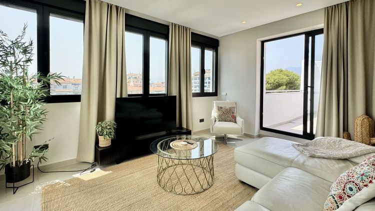Penthouse | Resale in Puerto Banús in Puerto Banús, Costa del Sol - Photo 2