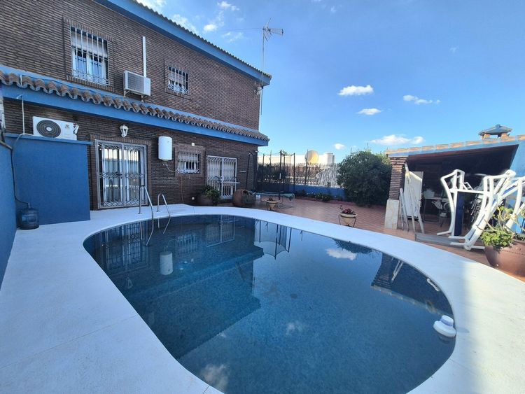 listing card gallery