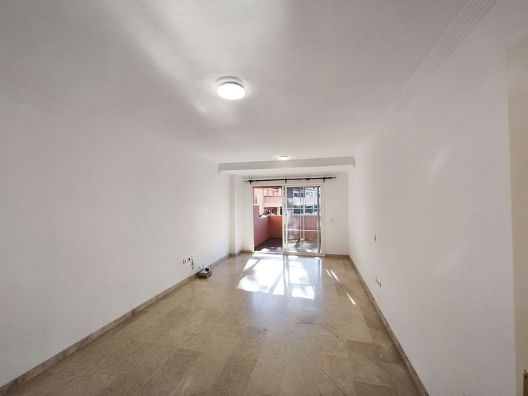 Apartment | Resale in Elviria in Elviria, Costa del Sol - Photo 4