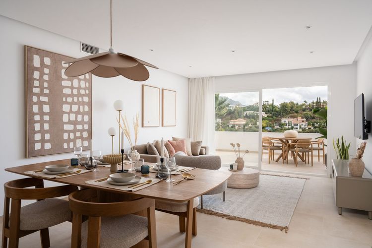 listing card gallery