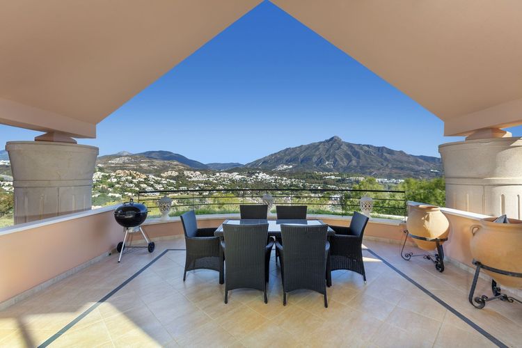 Penthouse | Resale in Nueva Andalucía in Nueva Andalucía Others, Costa del Sol - Photo 3