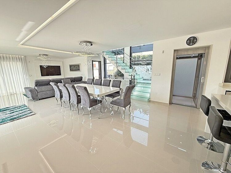 House | Resale in San Miguel de Salinas in San Miguel de Salinas, Costa Blanca - Photo 5