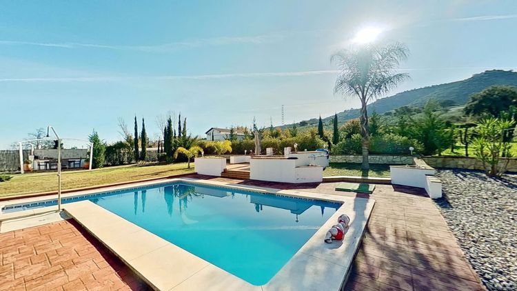 House | Resale in Coín in Coín, Costa del Sol - Photo 2