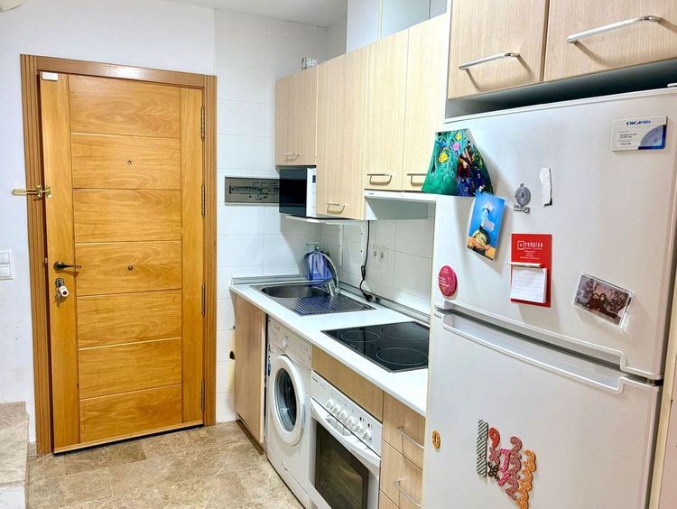Apartment | Resale in Benalmadena in Benalmadena Others, Costa del Sol - Photo 3