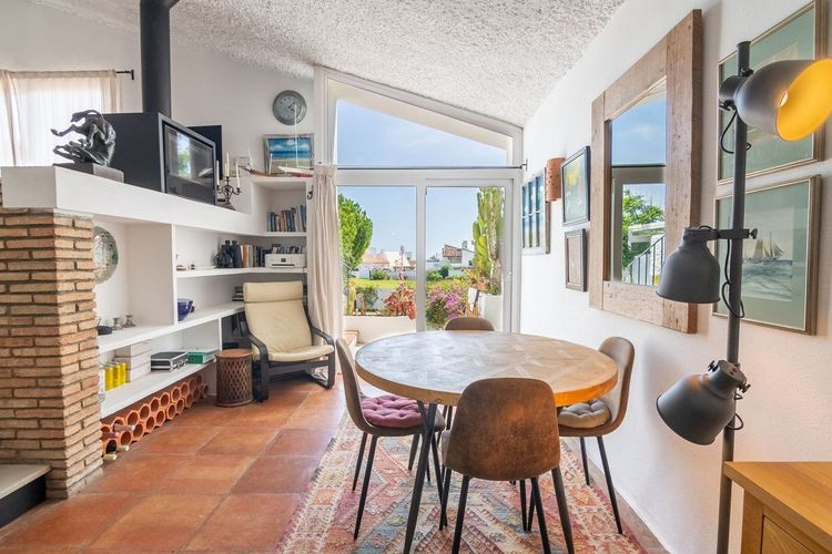 House | Resale in Estepona in Estepona, Costa del Sol - Photo 5