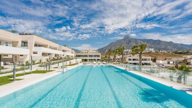 Apartment | Resale in The Golden Mile in The Golden Mile, Costa del Sol - Photo 2