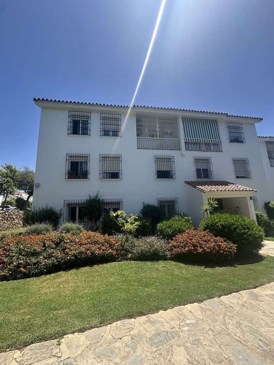Apartment | Resale in Marbella in Marbella Others, Costa del Sol - Photo 2