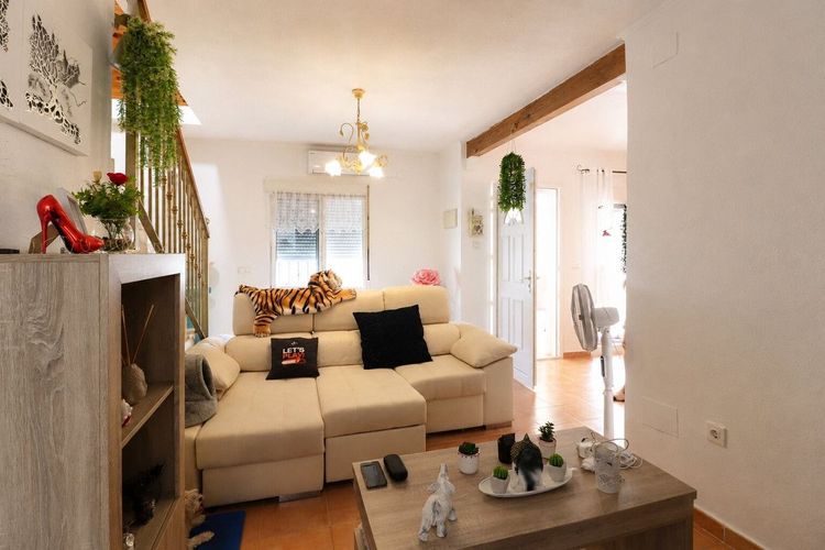 House | Resale in Algorfa in Algorfa, Costa Blanca - Photo 5