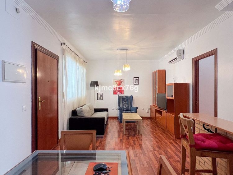 Apartment | Resale in Málaga in Málaga, Costa del Sol - Photo 4