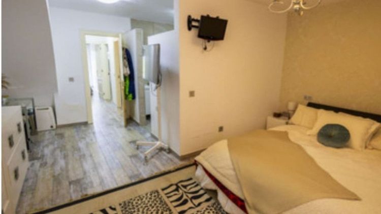 House | Resale in Estepona in Estepona, Costa del Sol - Photo 4