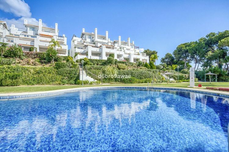 Apartment | Resale in Marbella in Marbella Others, Costa del Sol - Photo 2