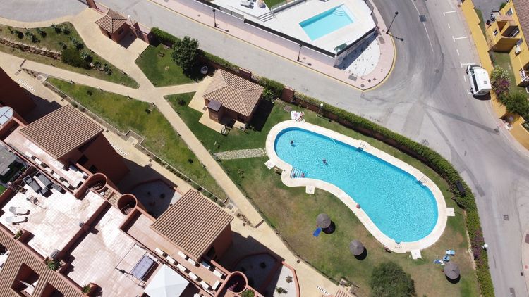 Penthouse | Resale in La Duquesa in La Duquesa, Costa del Sol - Photo 3