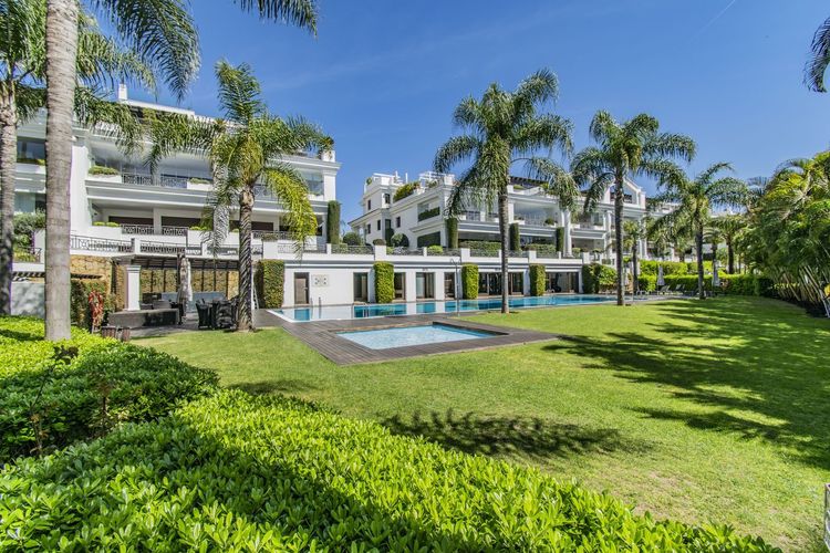 Apartment | Resale in Estepona in Estepona, Costa del Sol - Photo 4