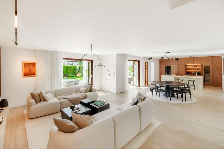 Apartment | Resale in Nueva Andalucía in Nueva Andalucía, Costa del Sol - Photo 3